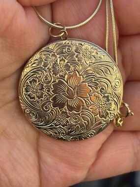 Vintage 12K Gold Filled Locket Necklace Floral Engraved 1974 Round Large Gift